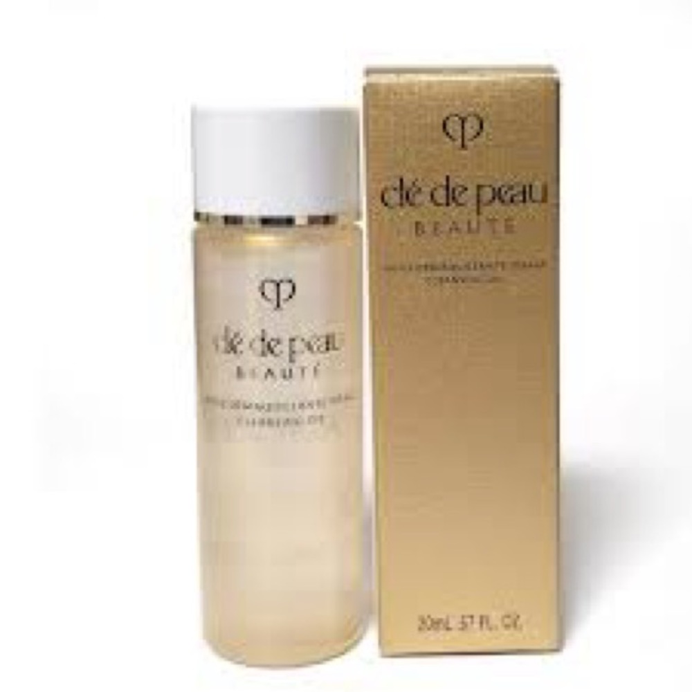 Cle de peau cleansing oil- travel size